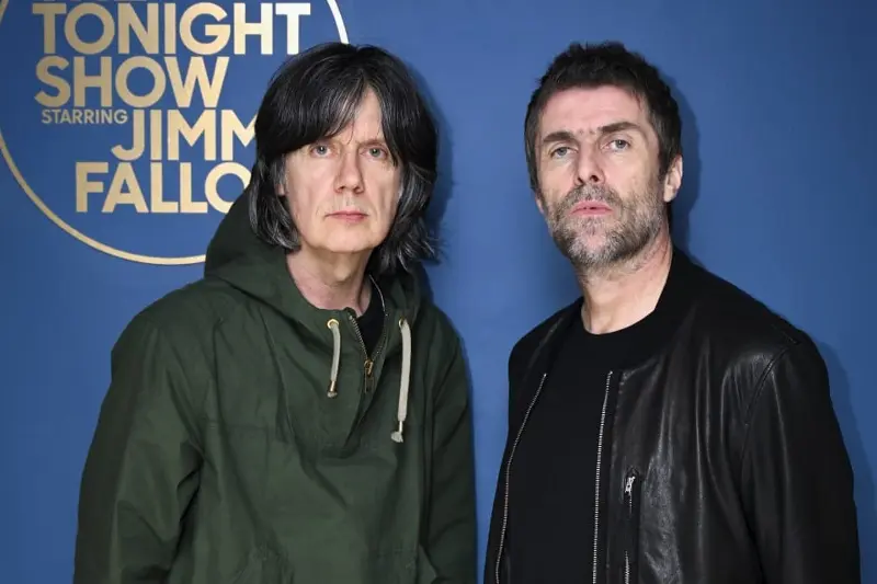 Watch Liam Gallagher And John Squire Perform Im A Wheel On Fallon